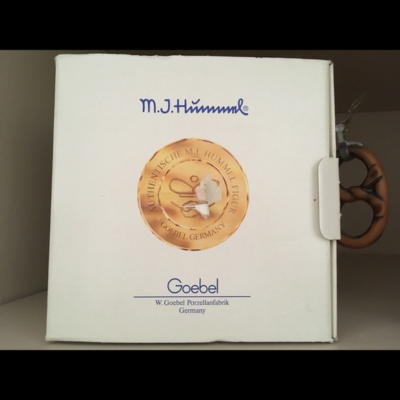 Hummel Figurine - Picture 2 of 5